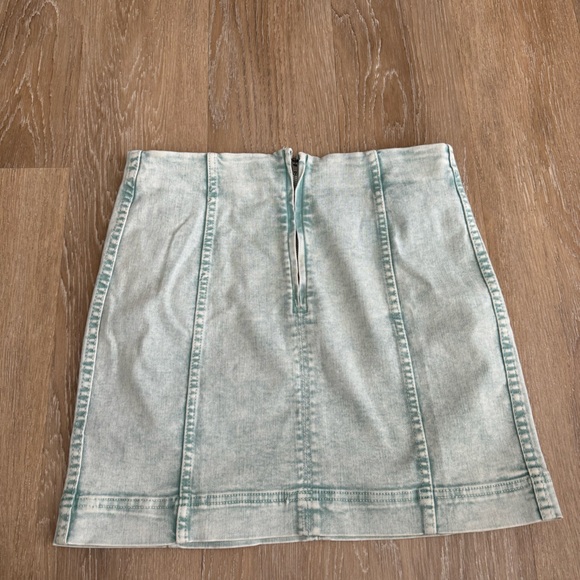 Boutique Skirt- 9/29W - Picture 2 of 3